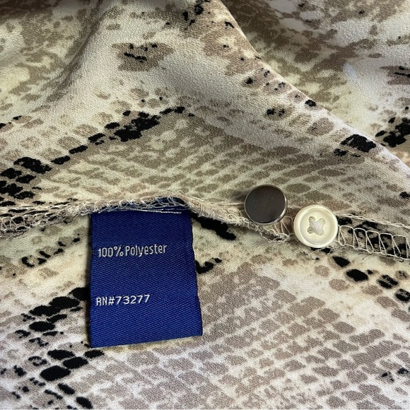 Apt. 9 Women's Snakeskin Print Button-Up Shirt with Yellow Accents Size XL - Picture 10 of 13